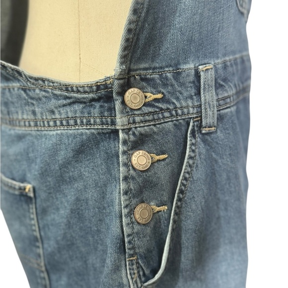 GAP - Denim Shortalls - Medium Size - Picture 5 of 6
